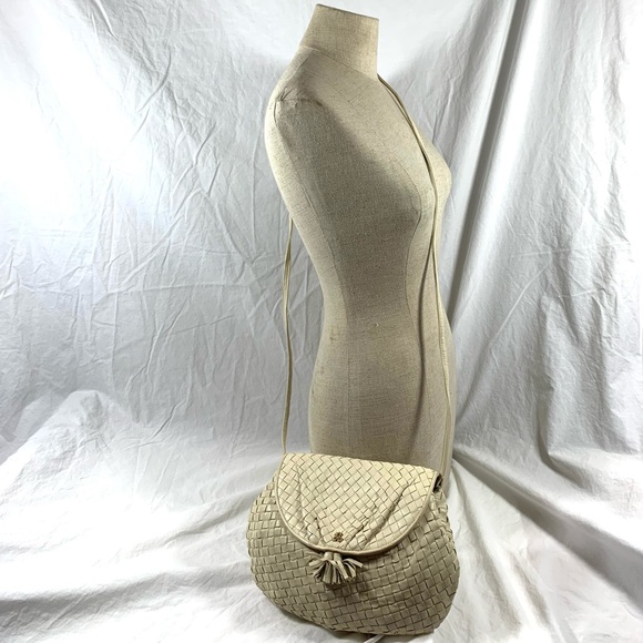 Vintage JAY HERBERT white ivory leather woven shoulder bag with flap tassel - Picture 10 of 12